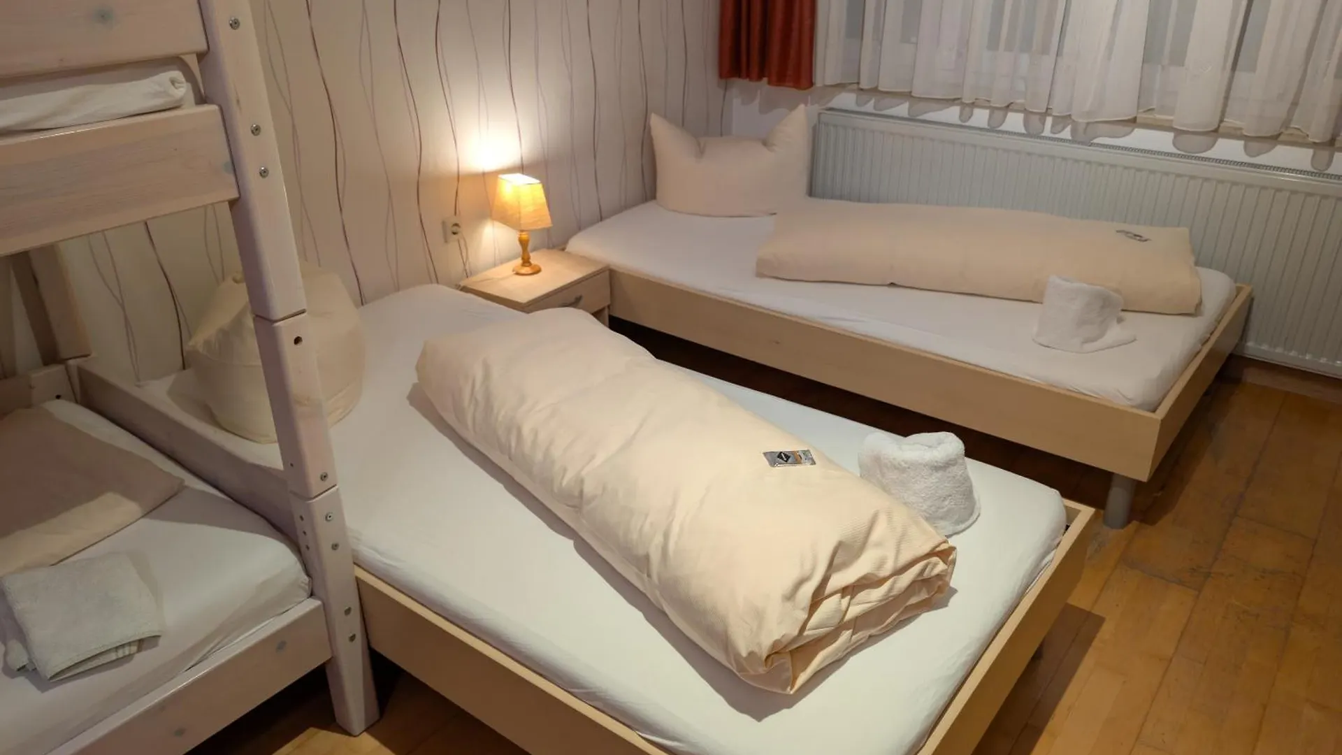Hotel-Gasthof Zur Rose Weißenhorn 3*,